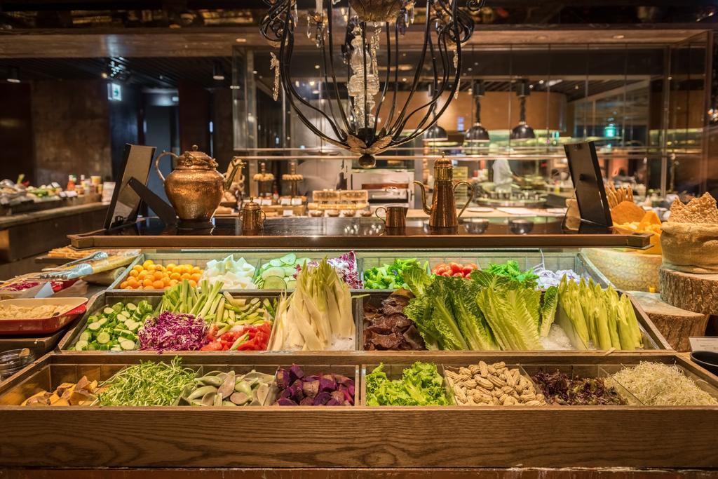Palais De Chine Hotel Taipei Eksteriør bilde Salad bar